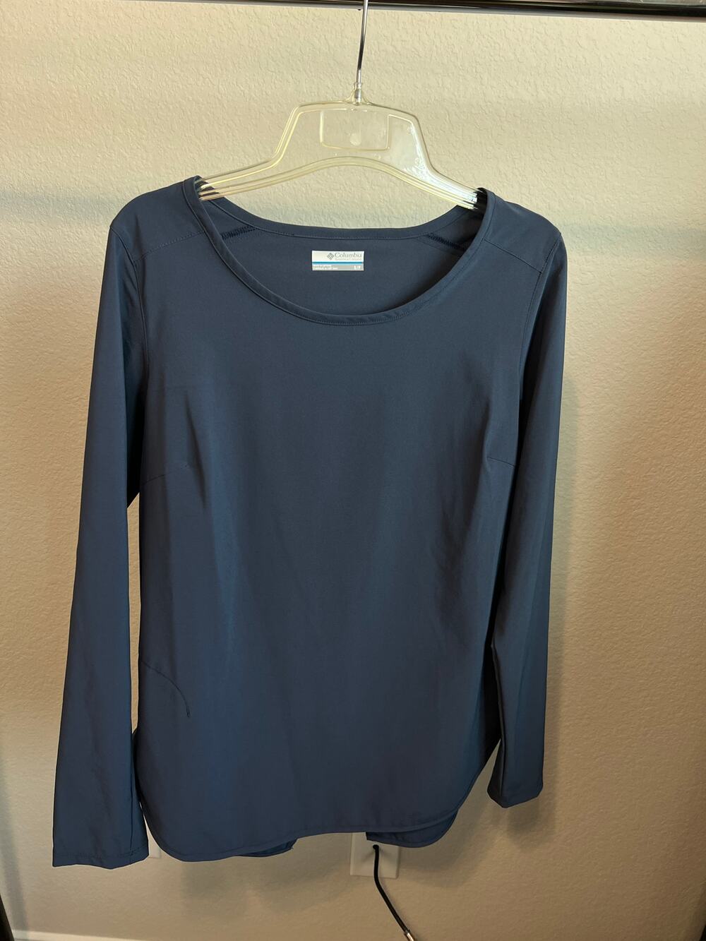 Columbia gray Place to Place Sun Shirt NWT Small